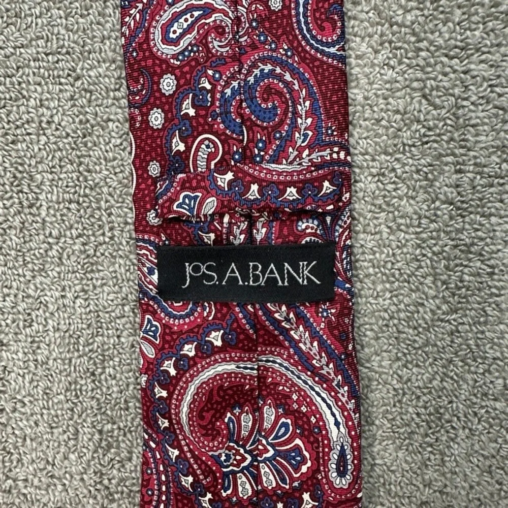 Jos. A. Bank Mens Silk Paisley Necktie Burgundy Red Navy Blue White 59 Inch